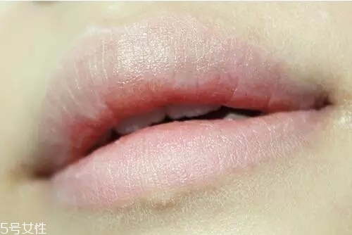 煙熏妝攻略，教你點(diǎn)不一樣的