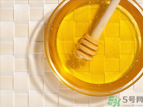 花粉過敏能吃蜂蜜嗎？花粉過敏可以喝蜂蜜嗎？