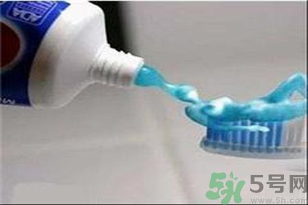 牙膏可以祛痘嗎？牙膏可以祛黑頭嗎？