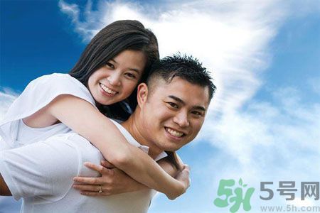 夫妻為錢傷了感情怎么辦？化解夫妻吵架的有效方法