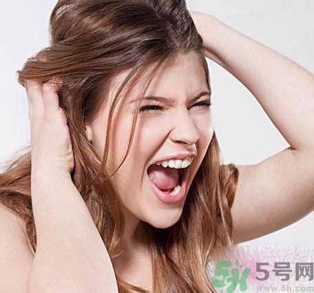 頭發(fā)分叉怎么辦？頭發(fā)油怎么辦？
