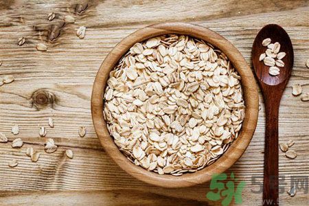 長(zhǎng)痘痘肌膚干燥怎么辦？肌膚干燥吃什么食物好？