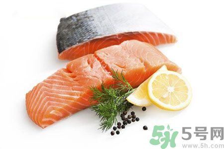 長(zhǎng)痘痘肌膚干燥怎么辦？肌膚干燥吃什么食物好？