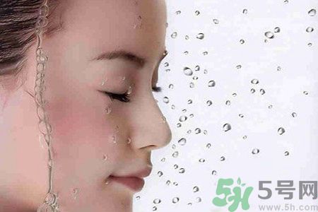 皮膚起皮怎么辦？皮膚起皮用什么護膚品？