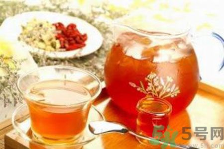 枸杞泡水有什么害處？枸杞泡水喝有什么好處？
