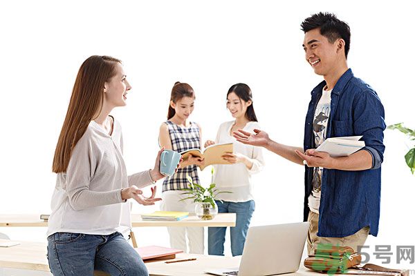 和別人說(shuō)話不敢看對(duì)方怎么辦？說(shuō)話不敢看別人眼睛怎么辦？