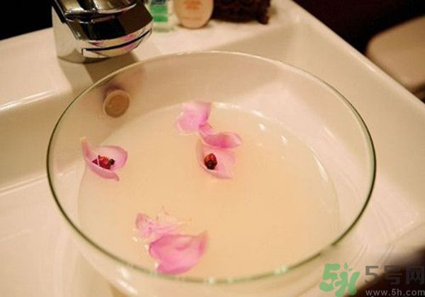 淘米水洗臉能祛斑嗎？淘米水洗臉可以美白嗎？