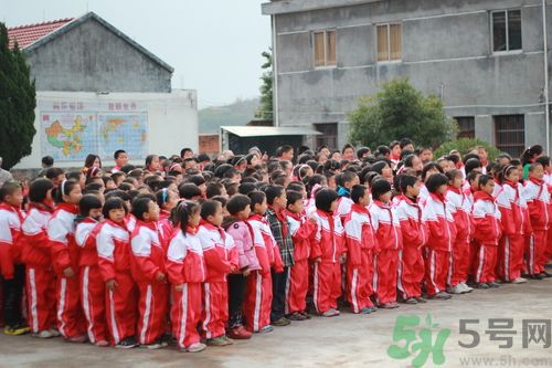 全國(guó)幾大經(jīng)典校服 總有一款你穿過嗎？