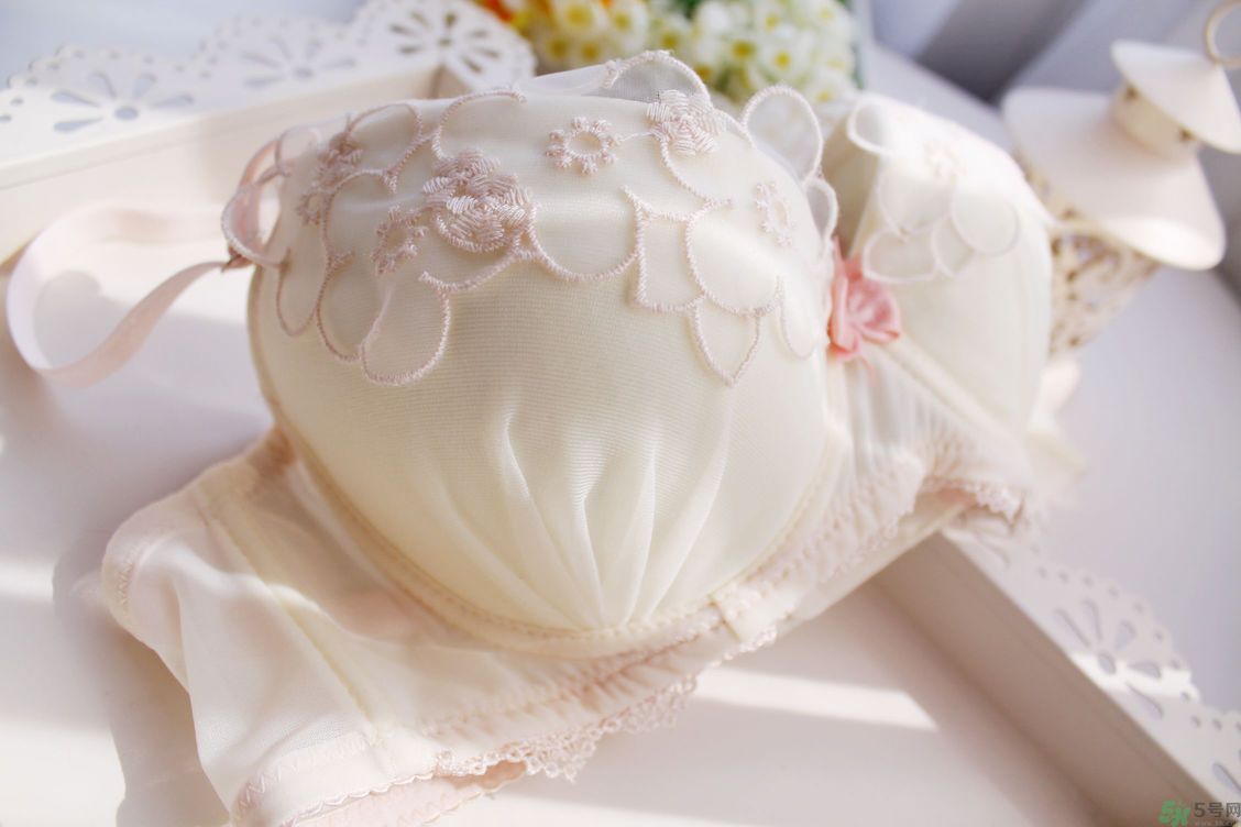 什么內(nèi)衣聚攏效果好？什么內(nèi)衣穿著舒服？