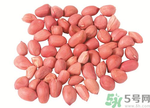 花生皮能不能吃？花生能和螃蟹一起吃嗎？