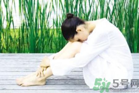月經(jīng)有血塊是怎么回事？月經(jīng)有血塊怎么調(diào)理？