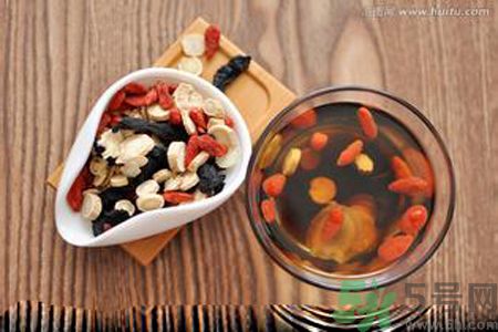 月經(jīng)有血塊是怎么回事？月經(jīng)有血塊怎么調(diào)理？