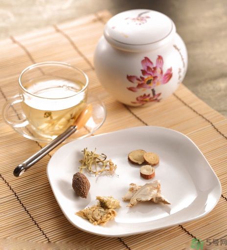 月經(jīng)有血塊是怎么回事？月經(jīng)有血塊怎么調(diào)理？