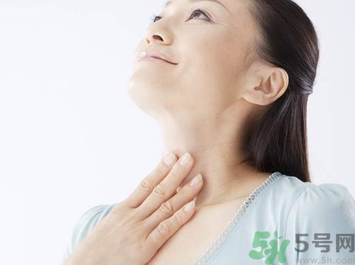 ?17歲女生有喉結(jié)正常嗎？17歲女生喉結(jié)突出怎么辦？