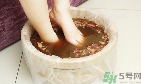 泡腳有什么好處？泡腳有什么禁忌？