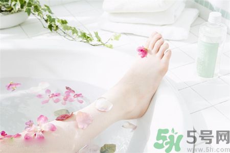 經(jīng)期可以洗澡嗎？經(jīng)期可以洗頭嗎？