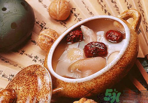 貧血吃什么補(bǔ)血？貧血吃阿膠好嗎？