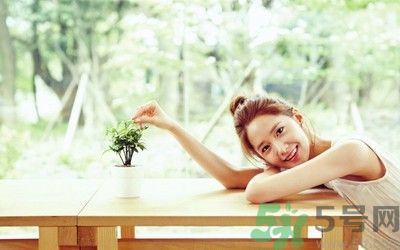 皮膚暗黃是缺水嗎？肌膚補(bǔ)水怎么補(bǔ)？