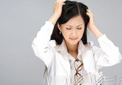 年輕人長白頭發(fā)怎么辦？年輕人長白頭發(fā)是什么原因？