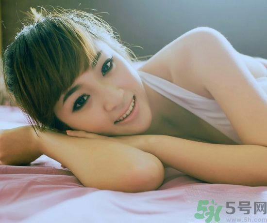 來(lái)月經(jīng)乳房脹痛怎么辦？來(lái)月經(jīng)乳房脹痛是什么原因？