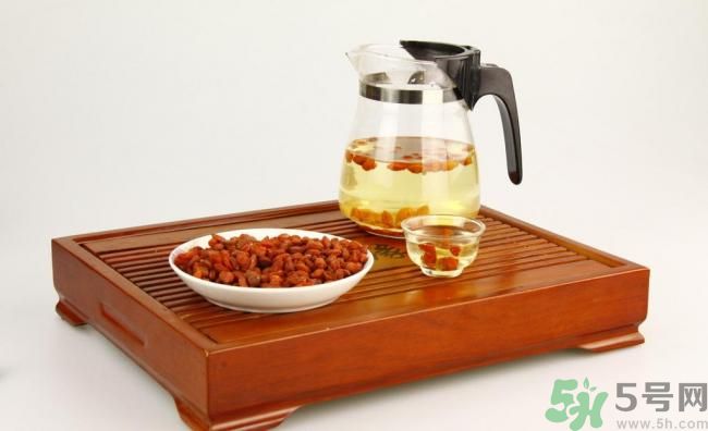 枸杞干吃好還是泡水好？枸杞怎么吃效果最好？
