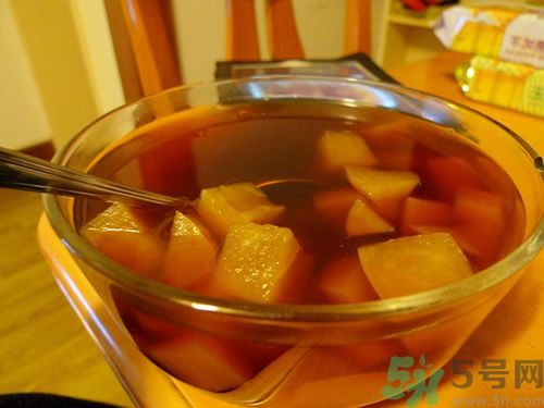 蘋果煮熟了還有營養(yǎng)嗎？蘋果煮熟吃有什么好處？