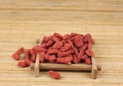枸杞干吃好還是泡水好？枸杞怎么吃效果最好？