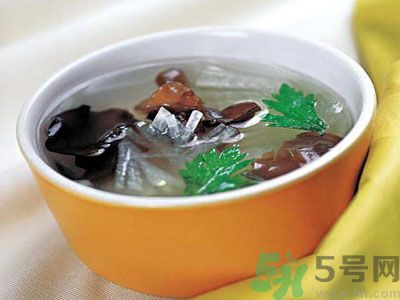 白發(fā)多吃黑木耳可以變黑嗎？怎么防止白發(fā)？