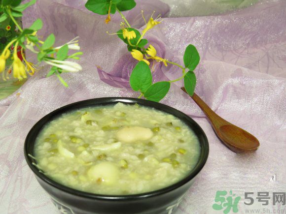 皮膚過敏怎么辦？皮膚過敏吃什么？