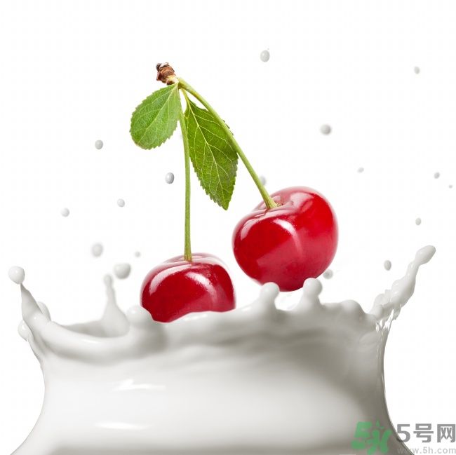 香蕉和牛奶可以一起吃嗎？牛奶可以和什么水果一起吃？