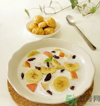 牛奶能和獼猴桃一起吃嗎？牛奶不能和什么一起吃？