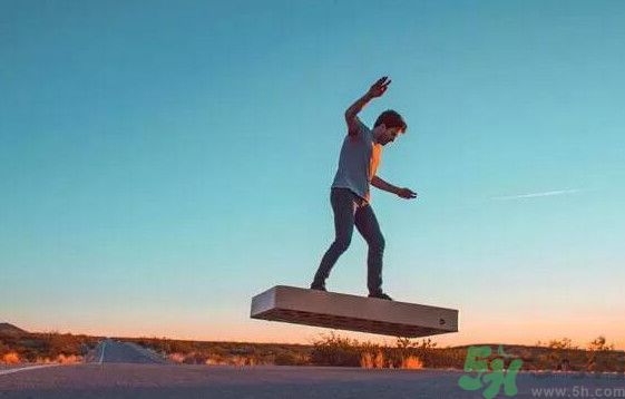 Hoverboard懸浮滑板國內(nèi)多少錢？懸浮滑板在哪可以買？