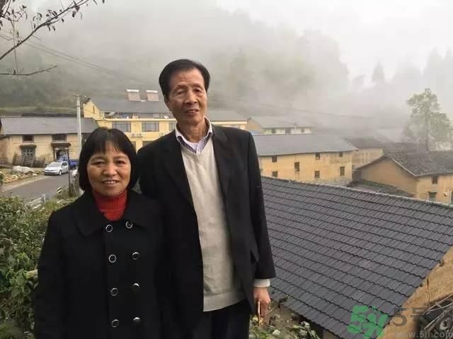 浙江富翁棄億萬資產(chǎn)與農(nóng)婦結(jié)婚  怎樣追求真愛才好？