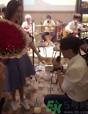 朱孝天向女友求婚 求婚鉆戒幾克拉？