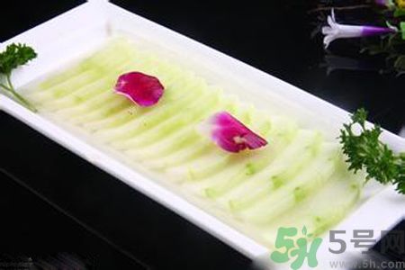 冬瓜可以去眼袋嗎？冬瓜怎么去眼袋？