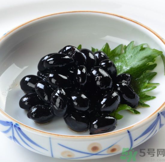 黑豆要泡多久才會軟？黑豆要越泡越久嗎？