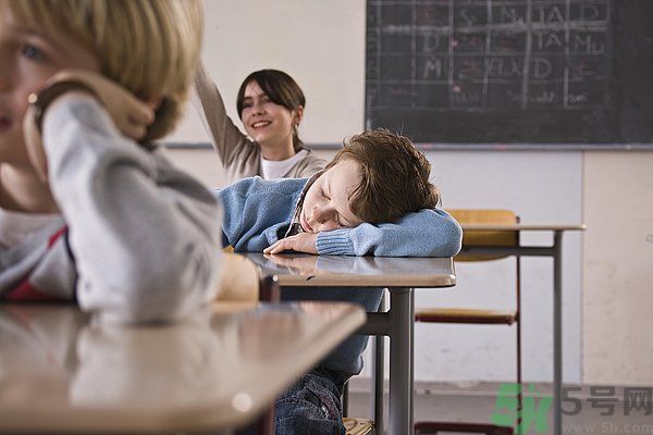 高中生上課容易走神怎么辦？高中生上課如何提高注意力？