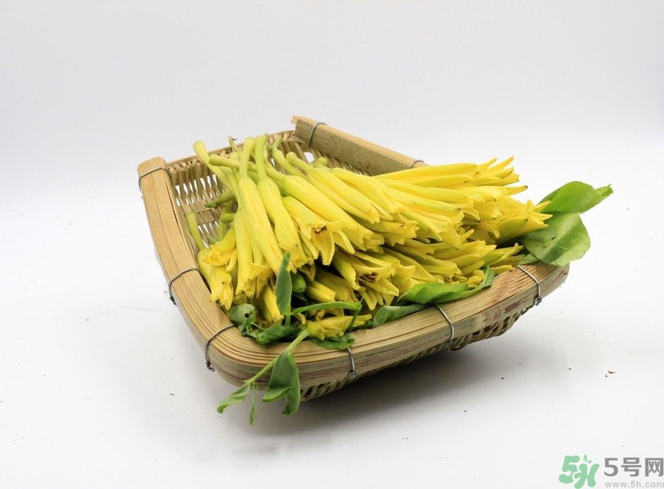 黃花菜可以治療抑郁癥嗎？?jī)蓢嶞S花菜治好了抑郁癥是真的嗎？