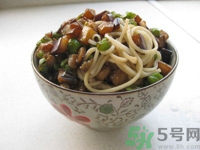 茄子肉丁打鹵面怎么做？茄子肉丁打鹵面好吃嗎？