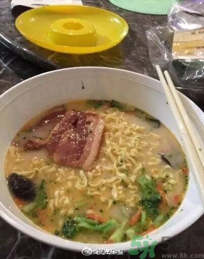滿漢宴方便面多少錢一桶？滿漢宴方便面多少錢一箱？