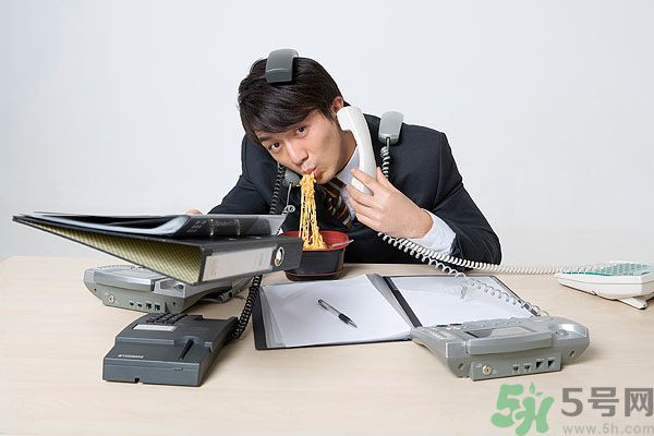 滿漢宴方便面煮著吃泡著吃哪個(gè)好？