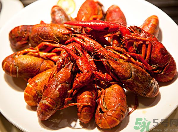 油燜大蝦蝦皮能吃嗎？油燜大蝦能全部吃掉嗎？