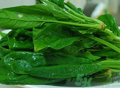 菠菜和豆腐能一起吃嗎？菠菜和豆腐一起吃會得腎結(jié)石嗎？
