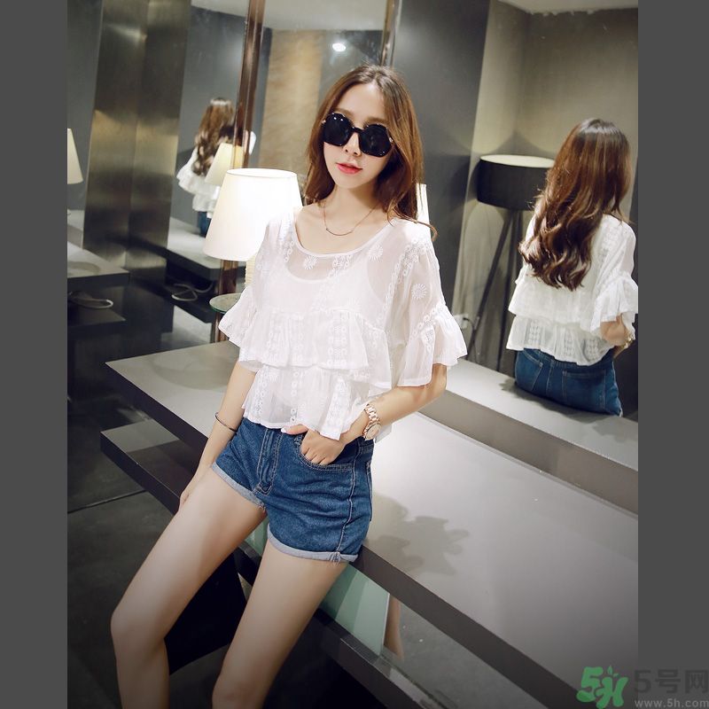 胸小的女生怎么穿衣服好看？胸小的女生怎么穿衣顯得胸大？