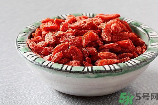 枸杞可以長時間燉煮嗎？枸杞有什么功效？