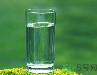 白開水隔幾天還能喝嗎？喝白開水要注意什么？