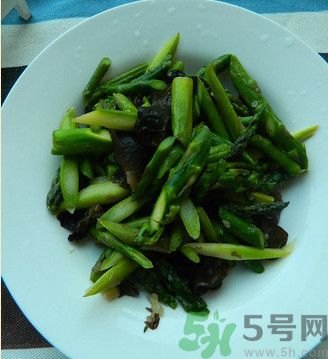蘆筍和洋蔥能一起吃嗎？蘆筍和洋蔥怎么炒好吃？