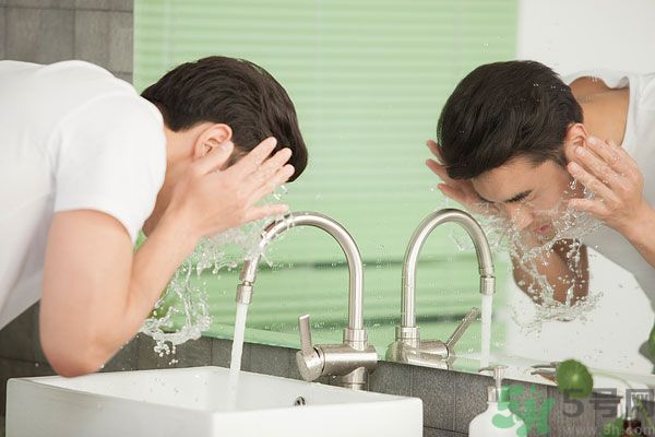 大寶男士煥活保濕潔面啫喱怎么樣？