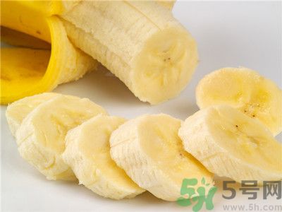 香蕉中間發(fā)黑可以吃嗎？香蕉中間發(fā)黑吃了會怎么樣？