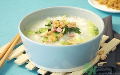 吃湯泡飯傷胃嗎？湯泡飯有什么危害？